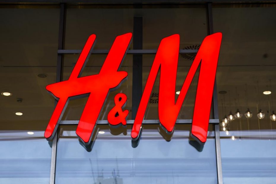 H&M nổi tiếng với các mặt hàng thời trang giá rẻ