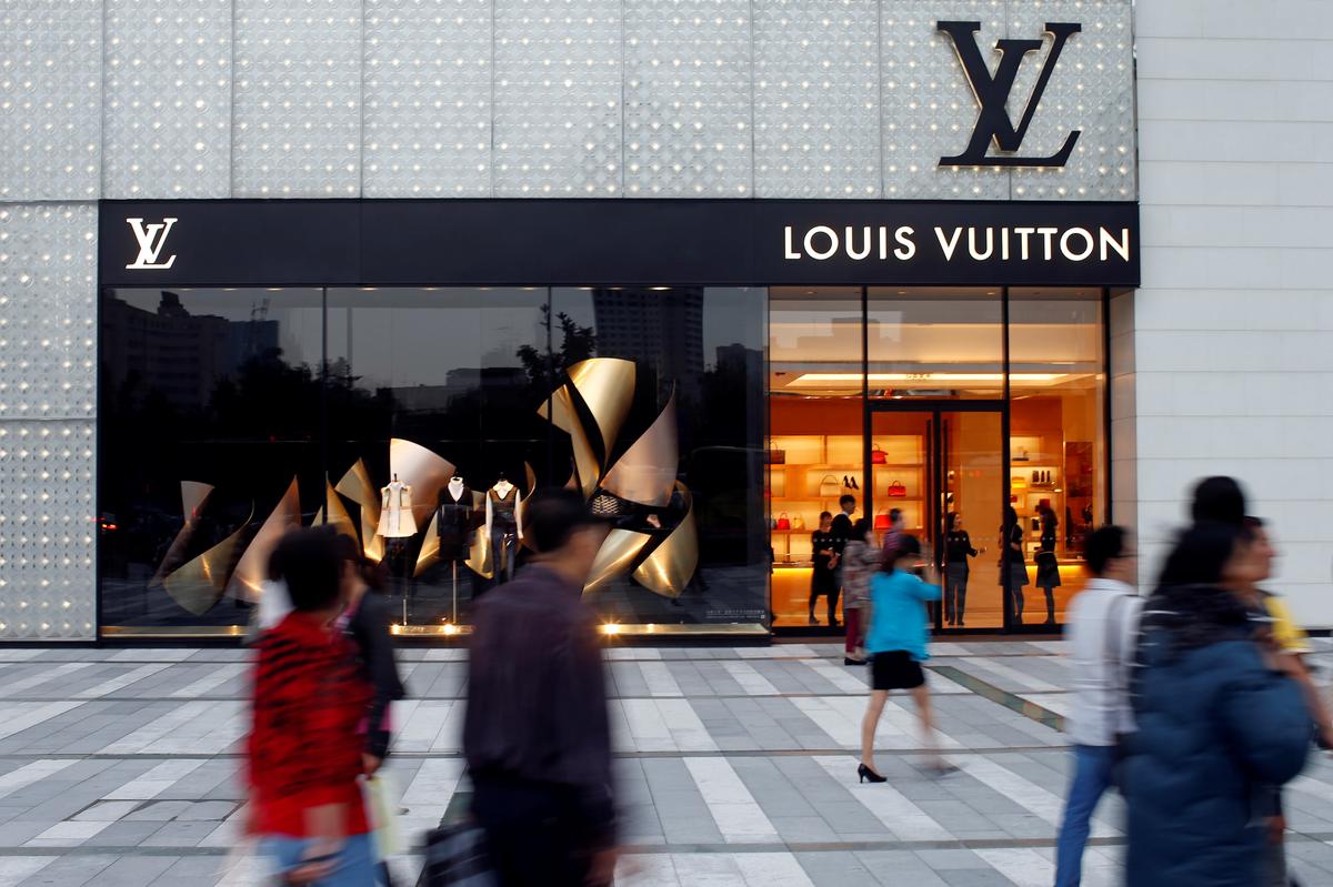 Louis Vuitton là một nhãn hiệu thời trang xa xỉ của Pháp