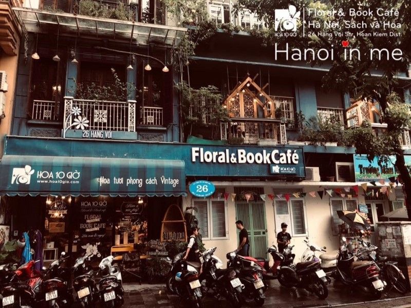 Hoa 10 giờ - Floral & Book Cafe (nguồn ảnh: TôiĐiCafe)
