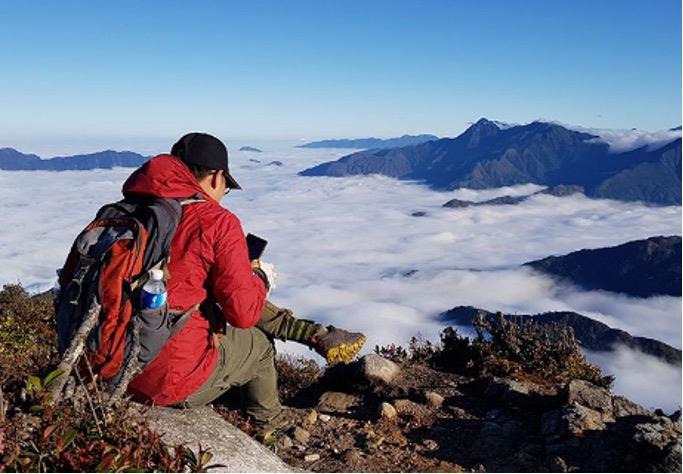 “Săn mây” tại ngọn núi Bạch Mộc Lương Tử